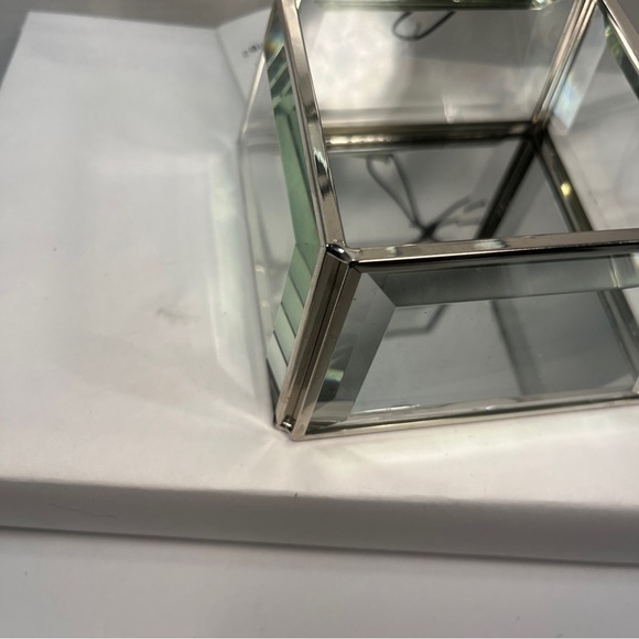 Nicole Miller Home Glass Mirrored Trinket Jewelry Box 3.5x3.5 Lid / 4X4 Base NEW - Picture 7 of 10